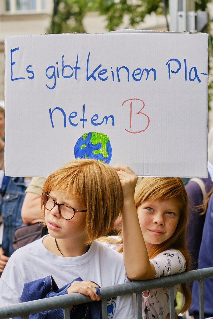 greta-thunberg-berlin-fridays-for-future-02.jpg